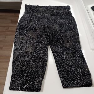 Fabletics sports crop pants